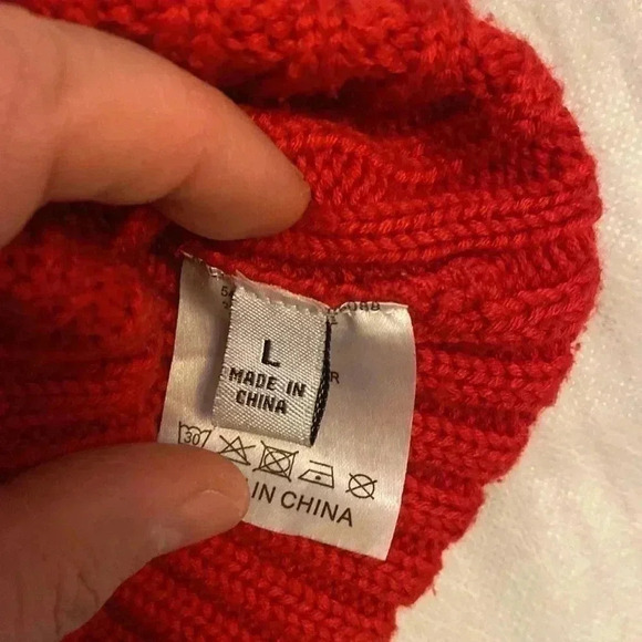 2 winter hats 🧢 for teens. MOJANG official Minecraft product and red simple hat - Picture 10 of 12